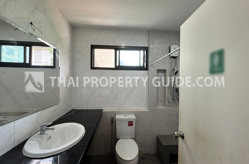 House in Phaholyothin 